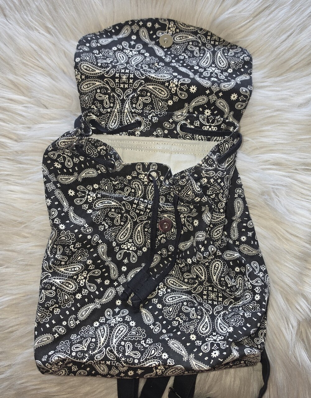 Victoria’s Secret PINK Black Paisley Bandana Print Backpack Drawstring Bag - Picture 2 of 7